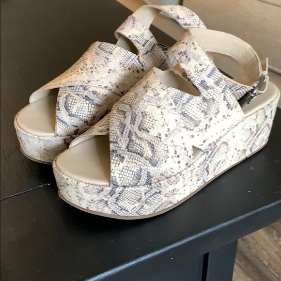 Matisse Snakeprint Wedges - Picture 2 of 2